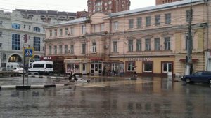 На трамвае маршрут №9 от остановки Центральный рынок до остановки Улица Коминтерна