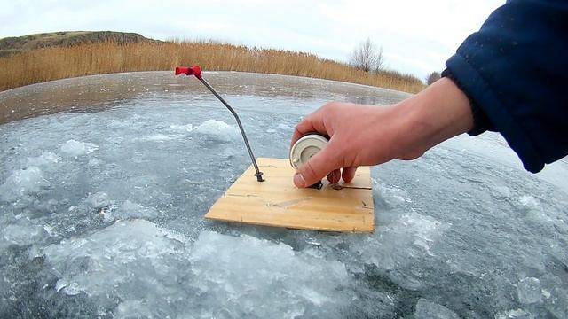 рыбалка первый_лёд Жерлицы Бешенный клев щуки смотреть онлайн