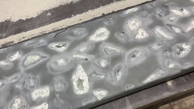 Консоль из бетона в стиле Терраццо