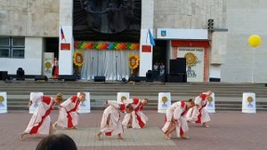 Народный танец в современной аранжировке