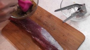 СВИНАЯ ВЫРЕЗКА ЗАПЕЧЁННАЯ В ДУХОВКЕ.