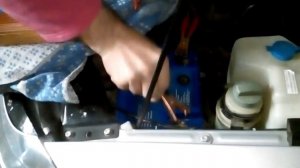 Электрический инвертор для автомобиля с 12 v на 220 v-вольт.