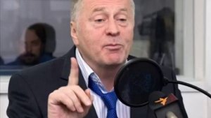 Жириновский требует убрать Ленина из Мавзолея