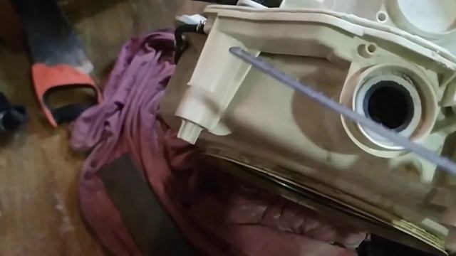 Ремонт стиральной машинки INDESIT IWSE5105 Гремит Замена подшипников Распиливаем барабан