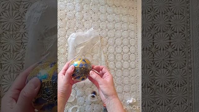 Декор новогодней игрушки фантиками от конфет/поделки/переделки/новогоднийдекор/