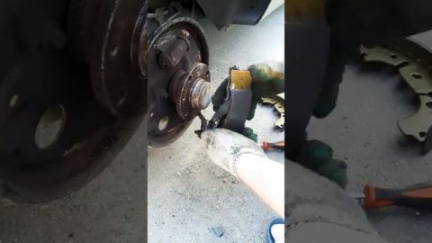 Обслуживание задних тормозов опель корса д замена колодки-барабаны ремкомплект педаль ушла причина