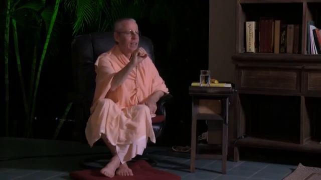 Под внимательным оком Йога-майи смотреть онлайн