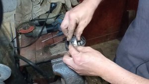 Разборка и сборка шруса полуоси.