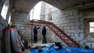 Металлическая лестница СПб Левашово монтаж за 6 минут