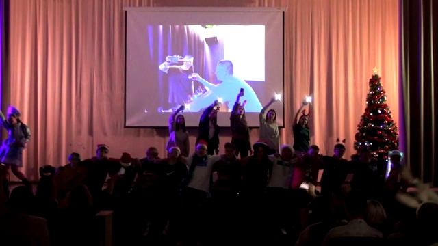 Новогодний калейдоскоп. Выступления 10-11 классов смотреть онлайн