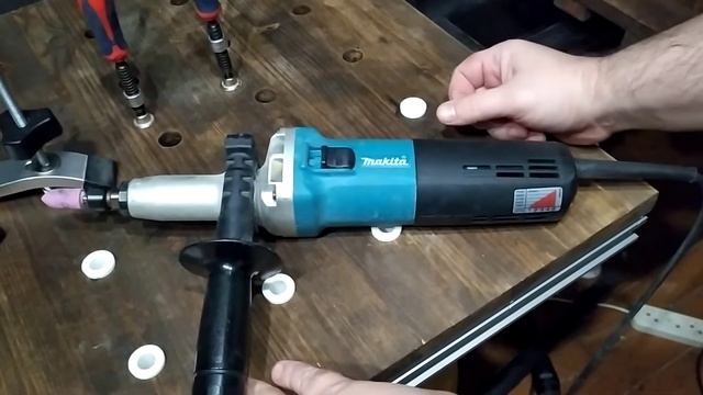 Почему прямая шлифмашина Makita GD 0810 C Г..... смотреть онлайн