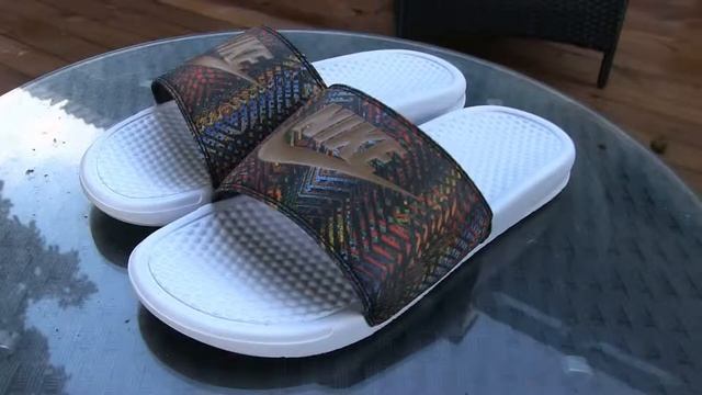 Женские шлепанцы Nike Benassi Pastel QS Чистые платины смотреть онлайн