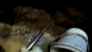 долбили водоупор и нашли родник в колодце 9 колец