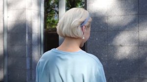 Летние укладки на короткие волосы с аксессуарами