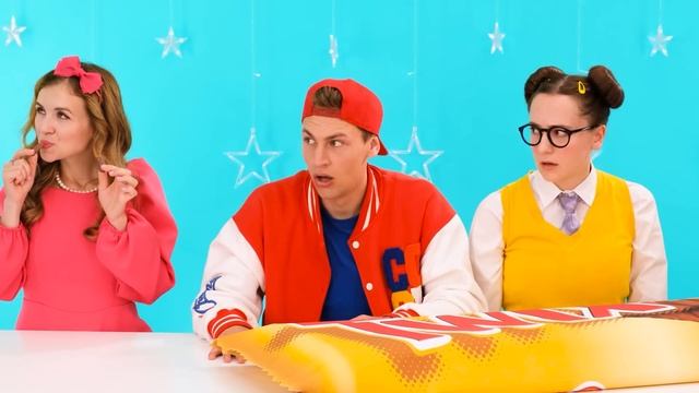 Большая, Средняя или Маленькая Тарелка Челлендж | Смешные Cитуации от PaRaRa Challenge смотреть онлайн