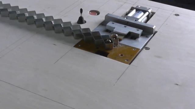 Сотовый (ячеистый ) стол лазерного станка.Сотовый (ячеистый ) стол лазерного станка. смотреть онлайн