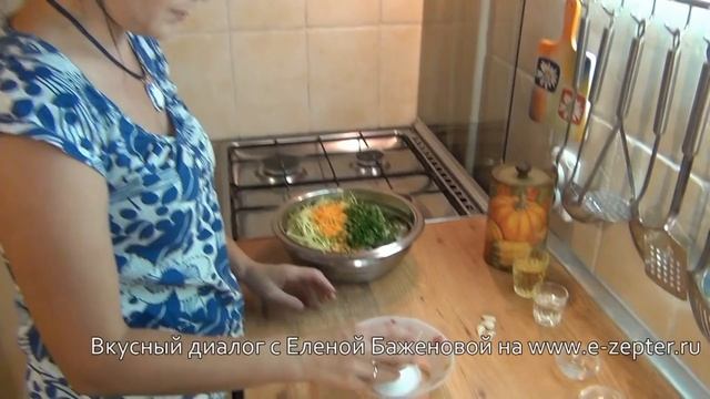 Кабачки по-корейски -  оригинальный салат в пикантном корейском стиле