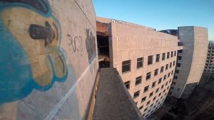 Экстрим, прыжки, паркур на заброшенном здании (КЛИП)