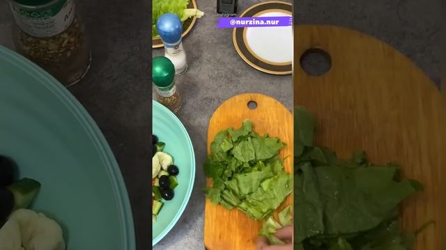 5 минутта МАЙОНЕЗСІЗ ВИТАМИНДІ САЛАТ жасаймыз. Жеңіл салат. Легкий, витаминный салат без майонеза. смотреть онлайн