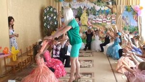 Прощание с воспитателем в детском саду. Выпускной. Ладошки