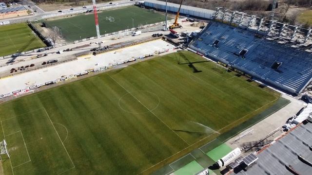 ЕТО ДОКЪДЕ СТИГНА СТРОЕЖЪТ НА СТАДИОН "ЛОКОМОТИВ" в ПЛОВДИВ! смотреть онлайн