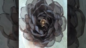 Брошь цветок из органзы Шоколадный блеск