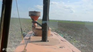 дт-175,весеннее боронование,2022,волгарь вид из кабины.