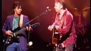 Tommy and Phil Emmanuel, rock guitar medley, France, 2001. AMAZING PERFORMANCE!!!