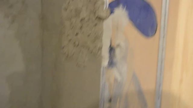 Утепляем квартиру изнутри часть 2/наносим Тепловер на стену смотреть онлайн