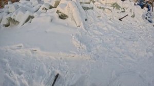 Заготовка льда на лето . Жизнь и быт в сёлах Якутии.  #якутия #своимируками #жизнь #сварщик