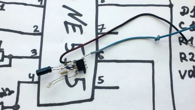 Простая мигалка на 2 светодиода! ).mp4 смотреть онлайн