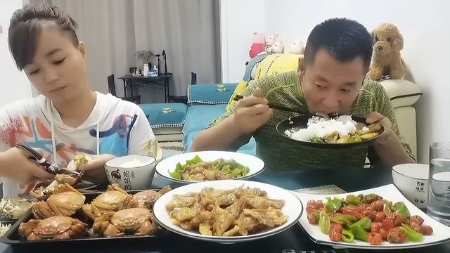 吃独食的人，就让他长记性#eating Show#eating Challenge#husband And Wife Eating Food#mukbang #asmr Eating