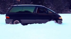 Микроавтобус тойота. Прет как НИВА!