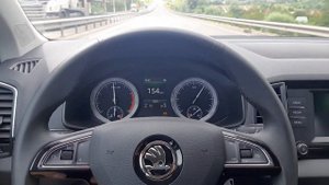 Шкода Карок Skoda Karoq 2020 разгон с нуля до максималки