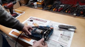 Лобзик Makita 4329. Ролик опорный под замену