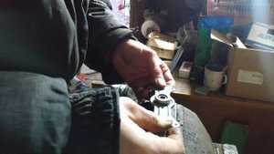 Снятие внешней обоймы подшипника в двигателе от пылесоса, в данном случае Самсунг...
