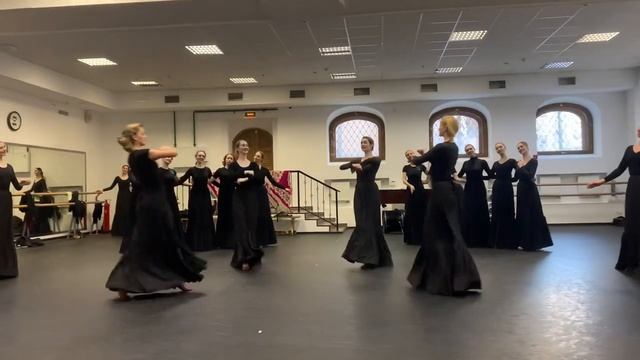 Ансамбль народного танца «Каблучок» на репетиции ГАХА «Берёзка» имени Н.С. Надеждиной