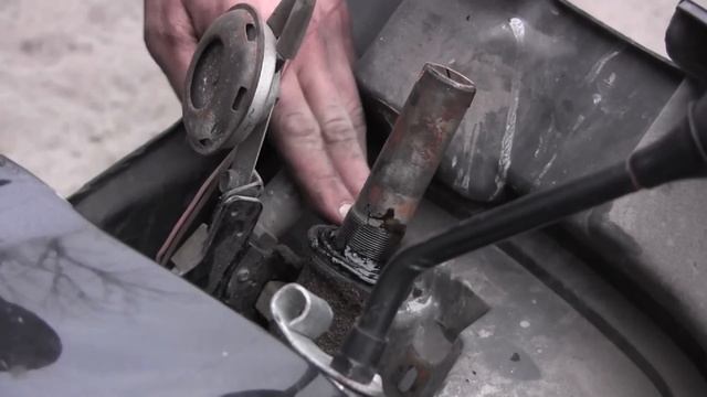 СВОИМИ РУКАМИ: Как устранить люфт в вилке Yamaha Axis смотреть онлайн