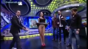 ПРИКОЛ! НА СЦЕНУ БЕЗ ТРУСОВ!!!