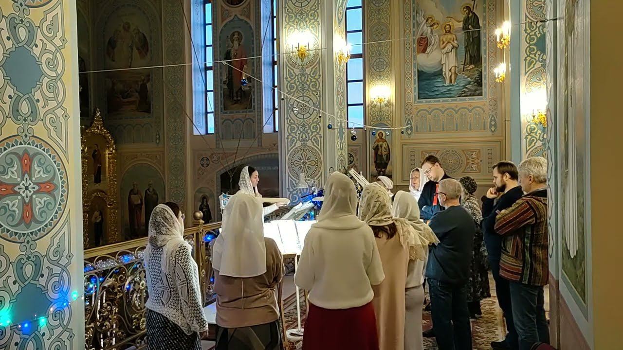 На стиховне стихиры праздника, гласы: 2-й, 3-й, 4-й. Регент Екатерина Артюхова.