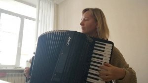 Фантазер, песня Евдокимова на аккордеоне, играет Любовь Гришанова