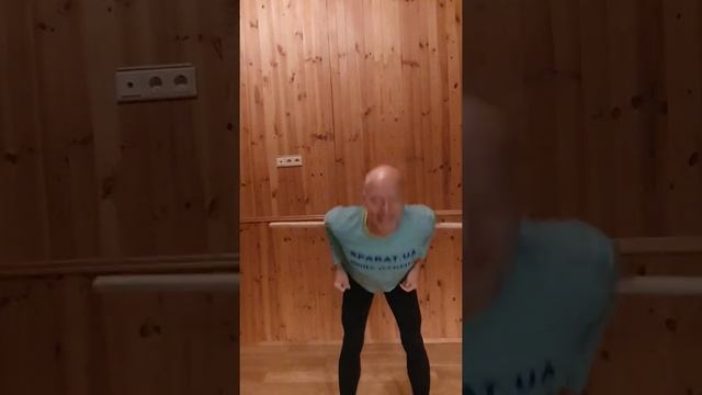 Разминка перед бегом зимой.  Вариант разминки перед бегом с гимнастической палочкой. Разминка.