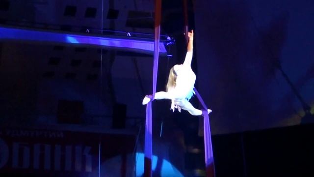 Екатерина Шустова, воздушные соло полотна "Фиолет", Россия