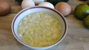 Салат - намазка из авокадо. Быстрый , сытный и вкусный рецепт.