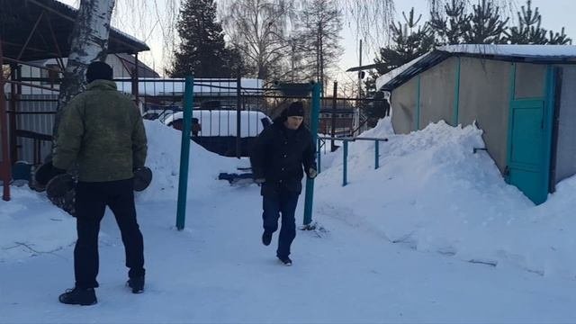 23.02.2023.г. Сезон закаливания 2022-23. Короткий заплыв в праздничный день.