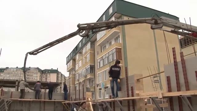 LegoStroy Заливка бетона из бетононасоса смотреть онлайн