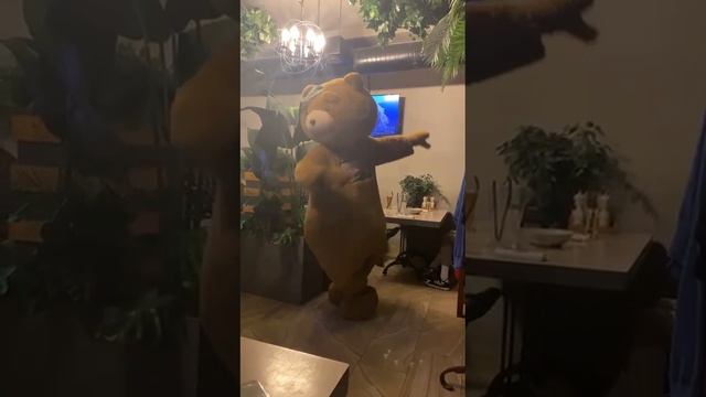 Медведь танцует лезгинку
