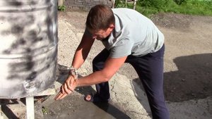 БЕЛОСНЕЖКА В ОБМОРОКЕ! Паста для мытья рук за 0 рублей. Как отмыть руки от мазуты без химии за 1 ми