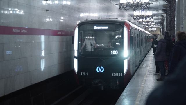 Петербургскому метрополитену исполнилось 68 лет