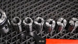 Цанговый патрон МК-3/ER40 с набором из 7 цанг: O4,6,8,10,12,14,16 мм Артикул: ITA10037